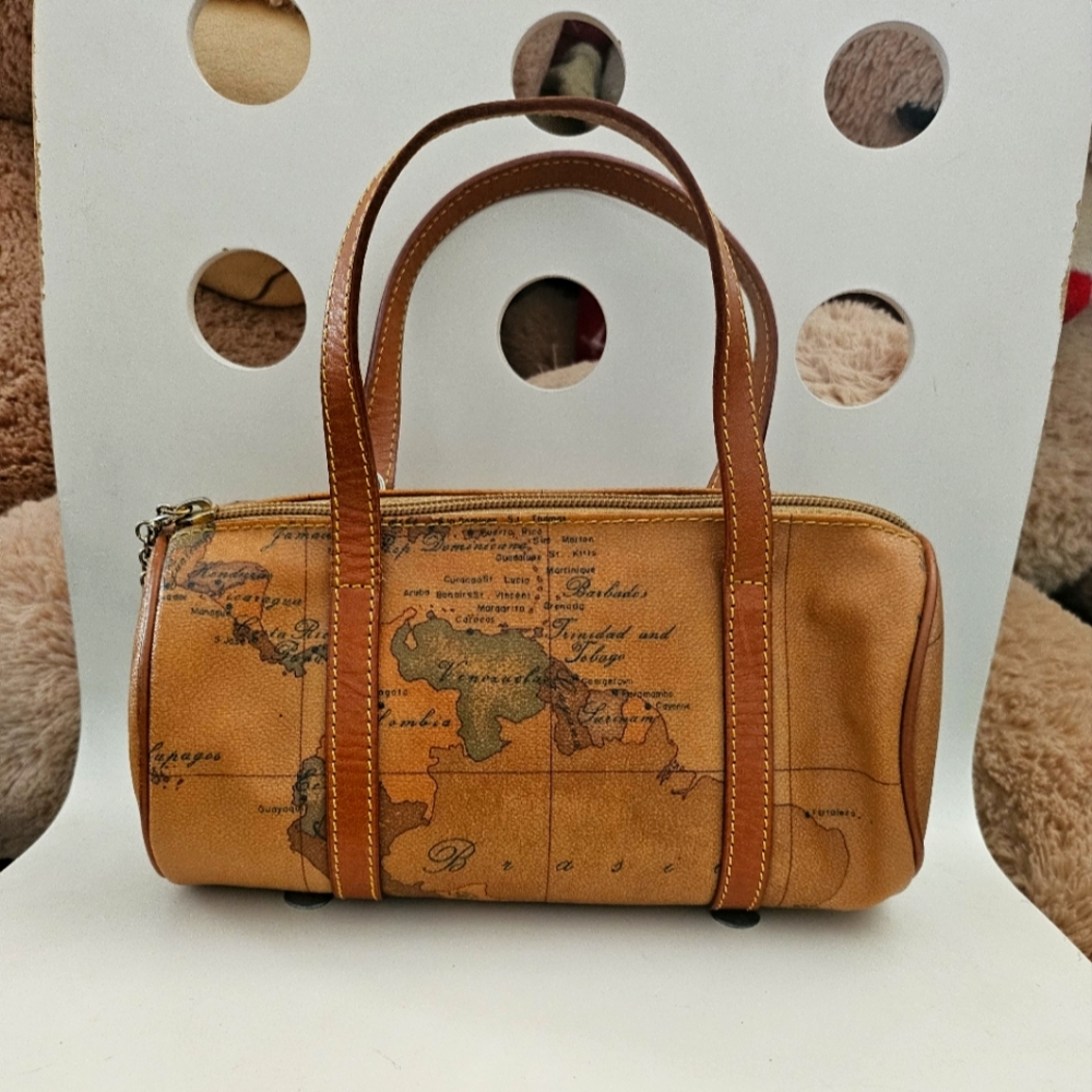 Alviero barrell bag